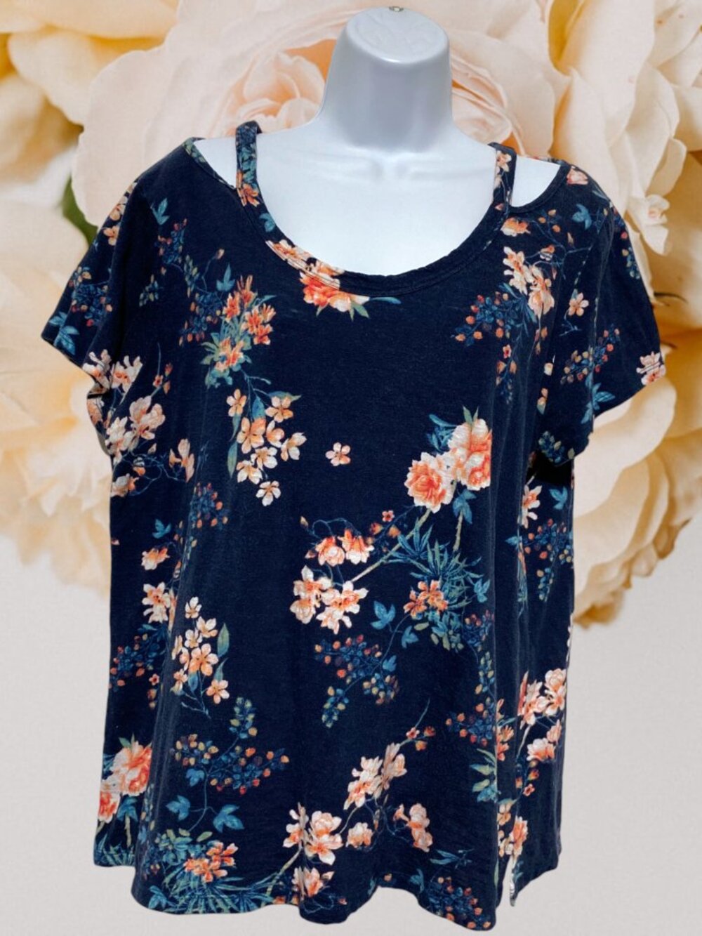 French Laundry-Women's XL Pullover Floral Top Short Sleeve Cold Shoulder-Cotton